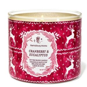 Bath & Body Works Cranberry & Eucalyptus Candle - Festive Red